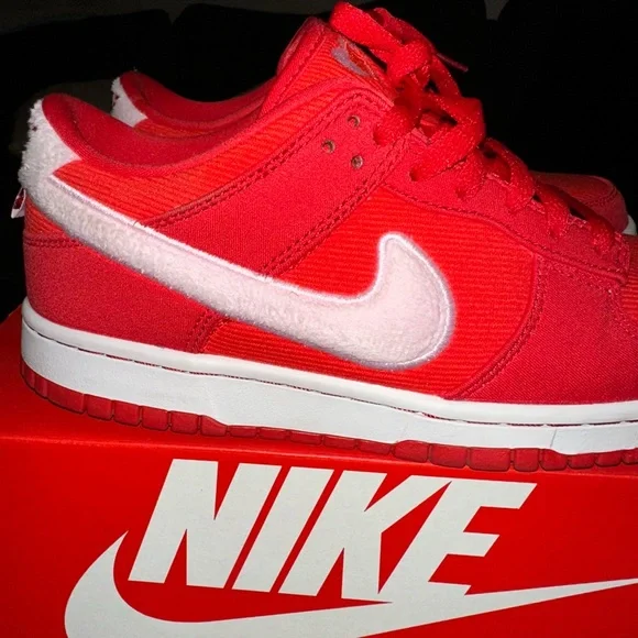 Nike Valentine Red dunk low - Picture 6 of 8